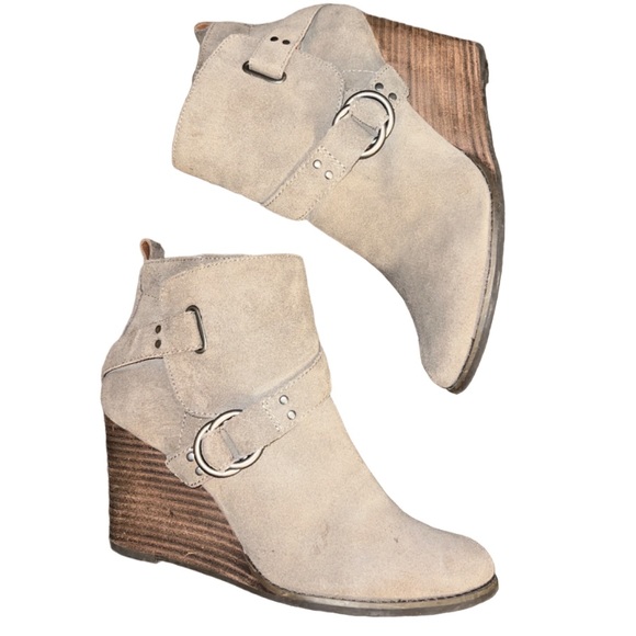 lucky brand yarek taupe tan suede wedge booties with buckle - Picture 3 of 7
